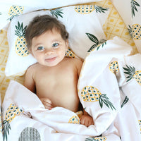 
              Three-piece baby bedding set Tummytastic
            